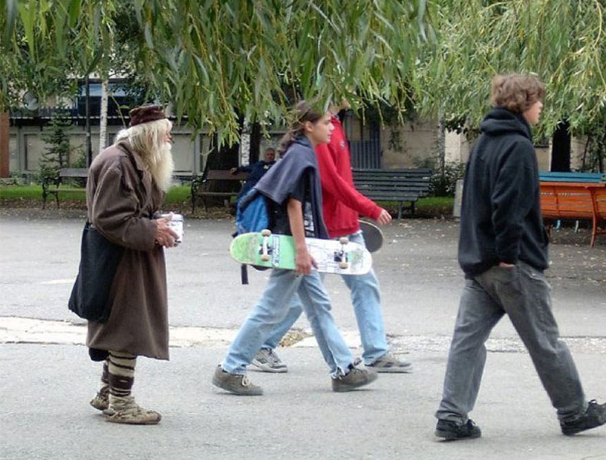 cool-Dobri-Dobrev-story-saint-orphans-street1